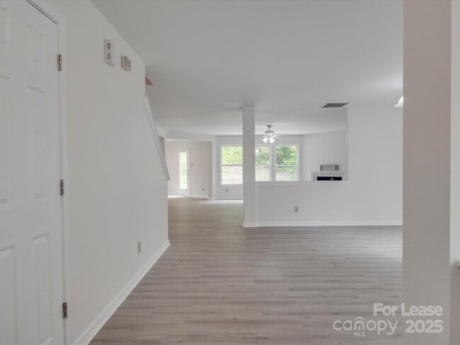 Building Photo - 3227 Deshler Morris Ln
