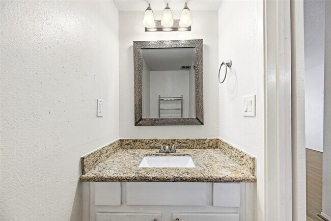 Building Photo - 14515 Wunderlich Dr