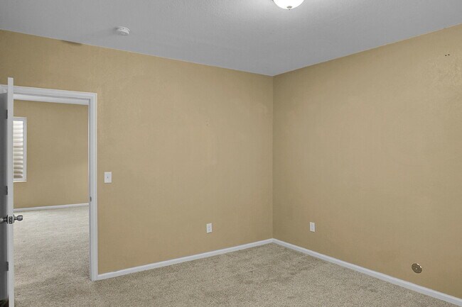 Building Photo - $2,500 - 4 Bed, 3.5 Bath Home in CO Springs with Great Community Amenities!