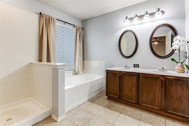 Building Photo - 3010 Sawgrass Dr