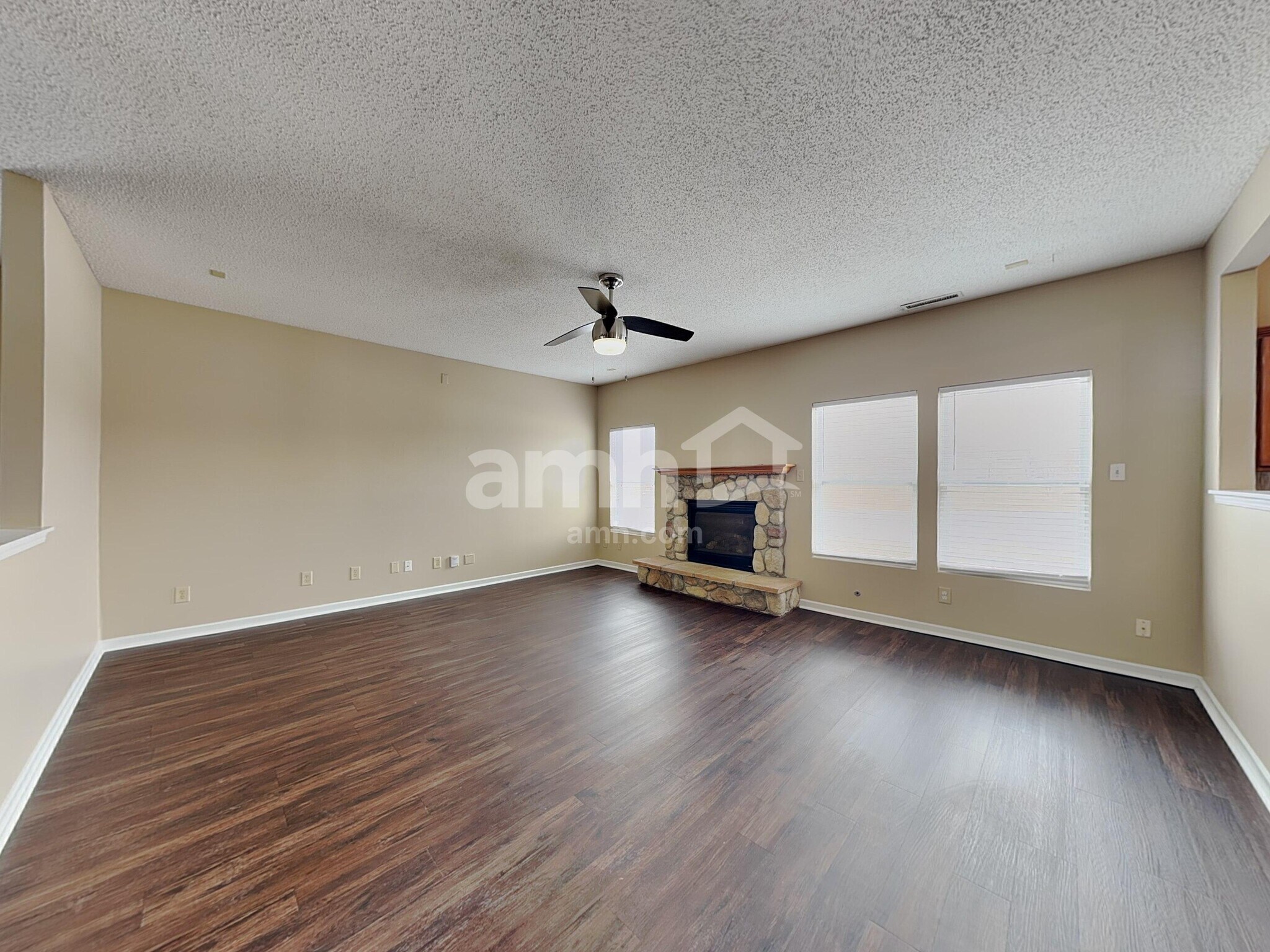 Building Photo - 936 Shenandoah Way