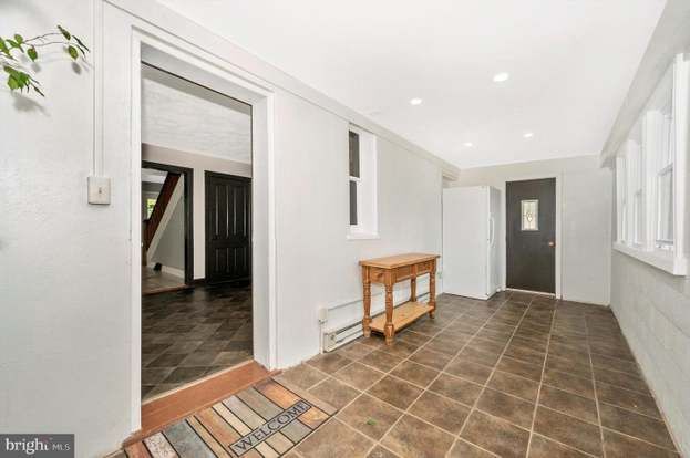 Building Photo - 15213 Clear Spring Rd