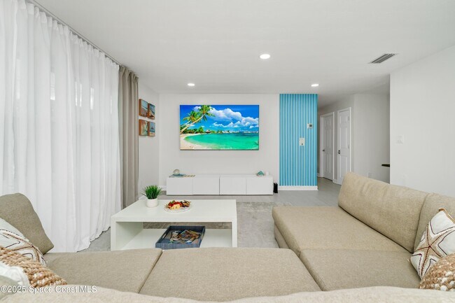 Building Photo - 363 Harbor Dr