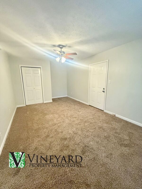 Building Photo - 4520 Bartow Carver Rd