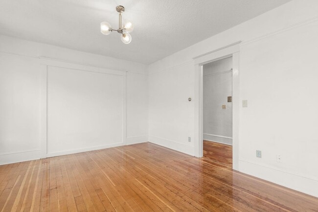 Building Photo - 2348-2348 SE Ankeny St