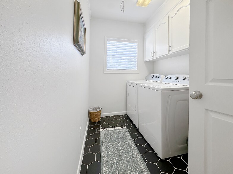 Building Photo - 402 Wallace Dean Rd