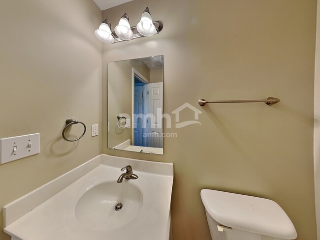 Building Photo - 227 Merriston Cir