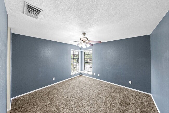 Building Photo - This is the one that checks all the boxes.