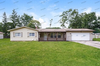 Building Photo - 1492 Yale Dr