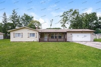 Building Photo - 1492 Yale Dr