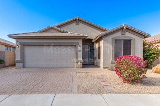 Building Photo - 3018 S 102nd Ln