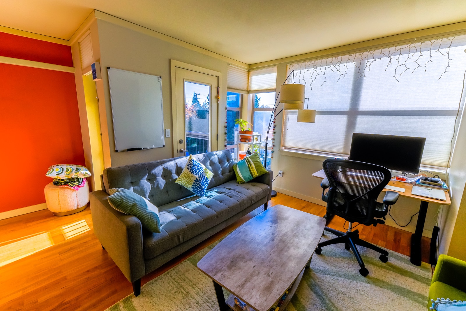 Living room with balcony access - 1310 N Lucas Pl