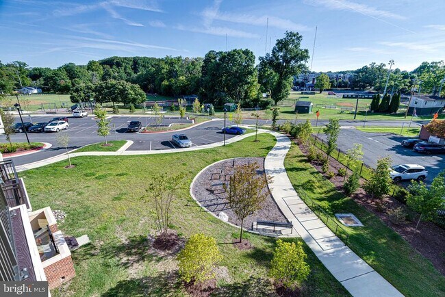 Building Photo - 10755 Fairgrounds Dr