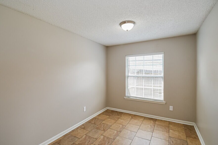 Building Photo - 2994 Quapaw Trail