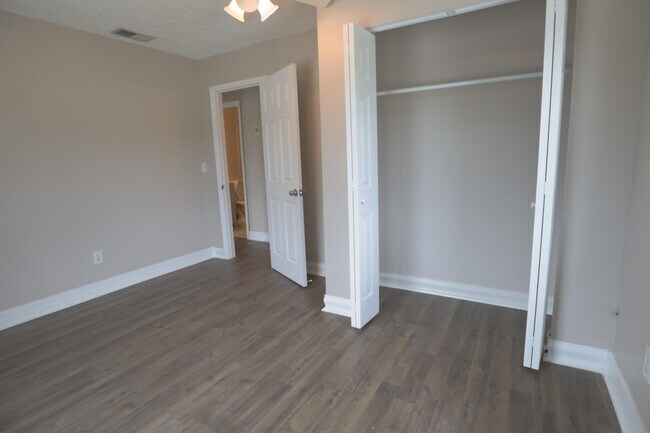 Building Photo - 1285 SE Port St Lucie Blvd