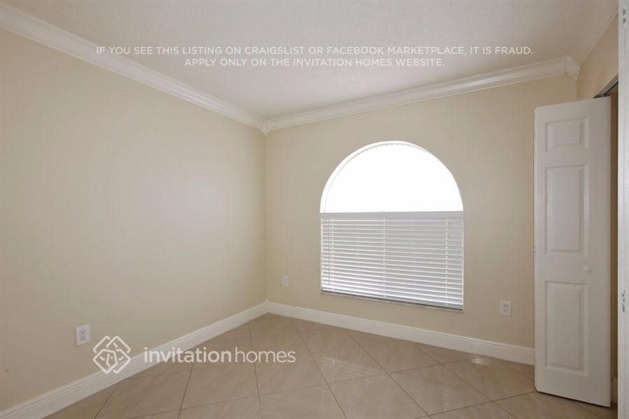 Building Photo - 20251 SW 130th Ct