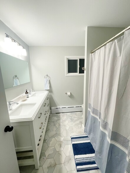 Bathroom, dual sink vanity - 36 Foxhill Ave