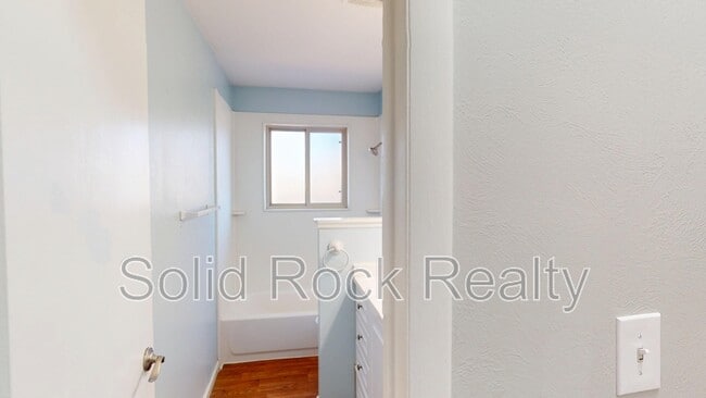 Building Photo - 6505 Wicklow Cir E