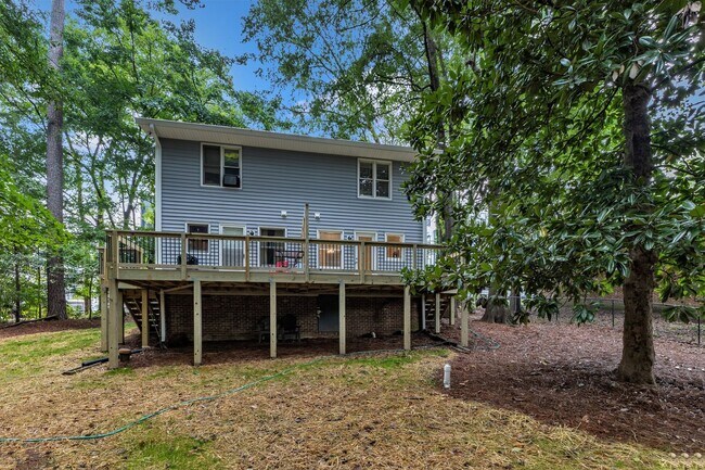 Building Photo - Fully Renovated Townhome - Downtown Wake Forest!