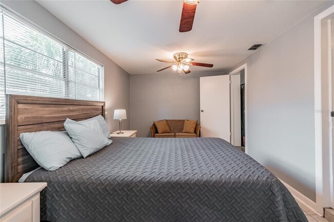 Building Photo - 3611 Anderson Ave