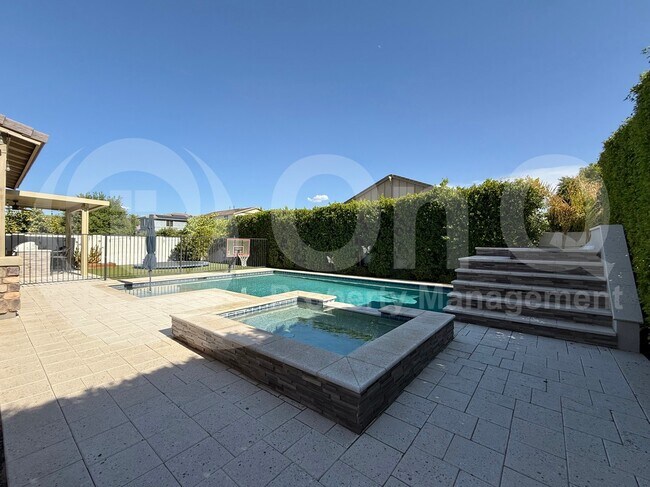 Building Photo - 4247 E Comstock Dr