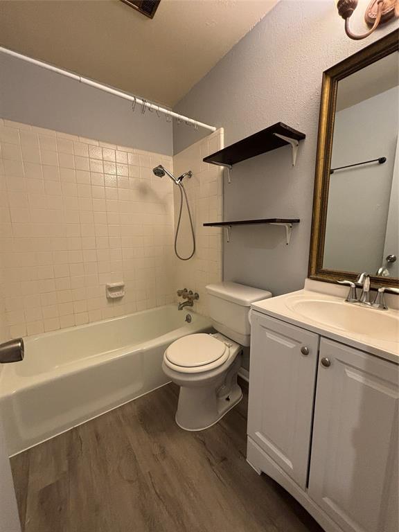 Building Photo - 11905 Oak Knoll Dr