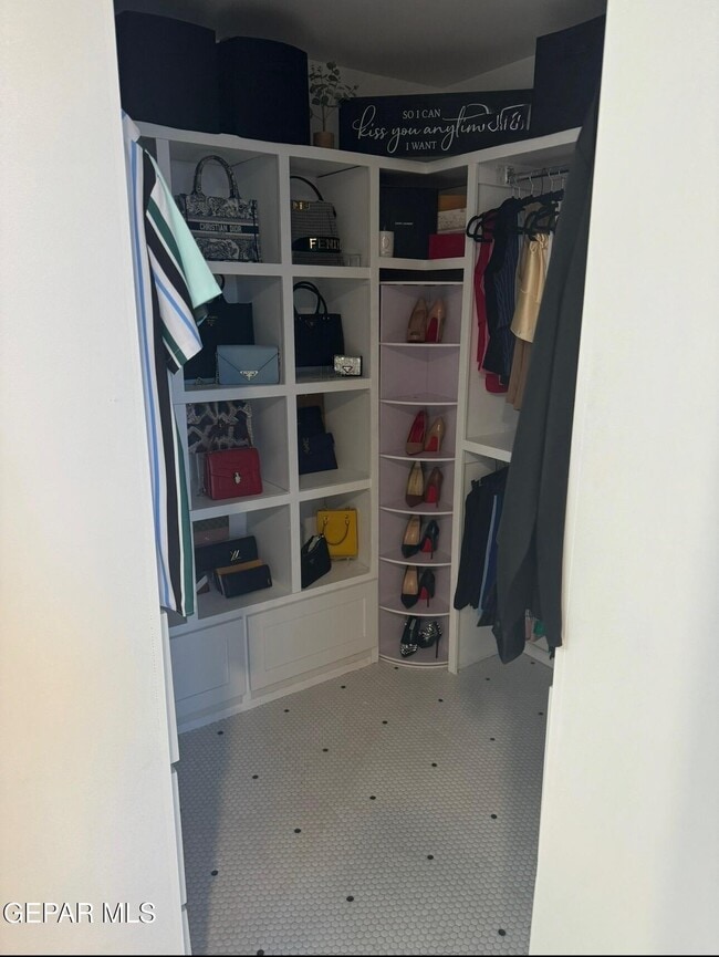 Building Photo - 6437 Dawn Dr