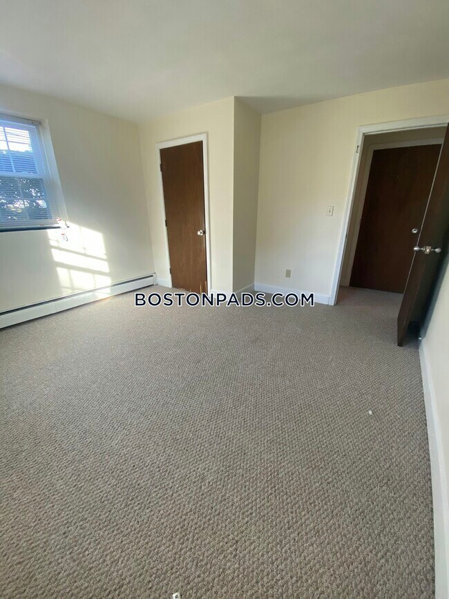 Building Photo - 4 Brattle Dr