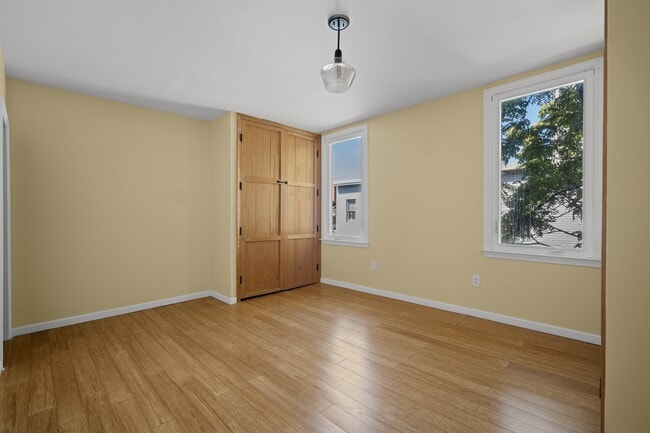 Building Photo - 6 Rademan Pl