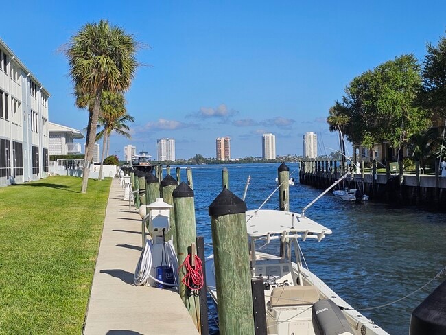 Building Photo - 120 Lehane Terrace