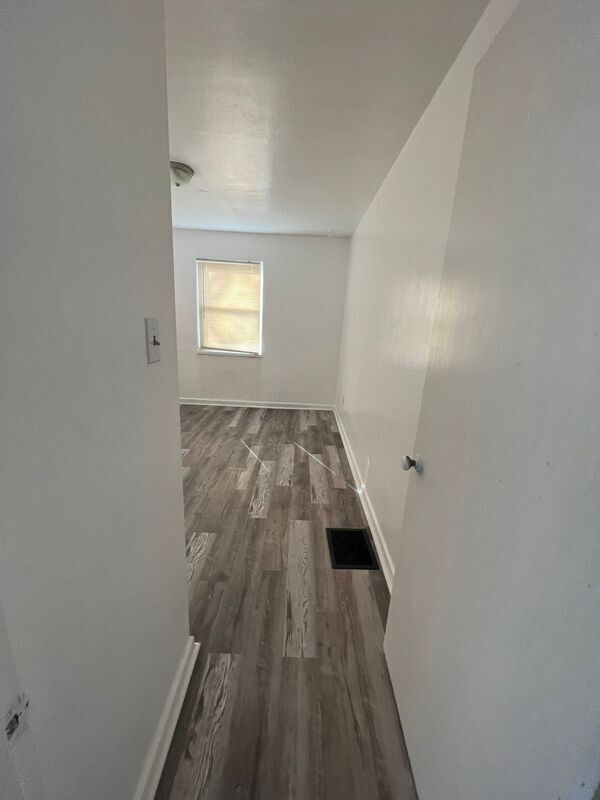 Building Photo - 250 Basswood Ave