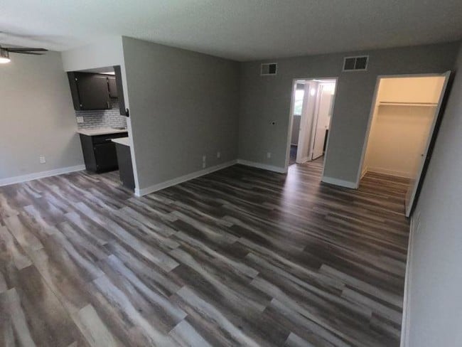 Building Photo - 1 bedroom in Sherman Oaks CA 91411