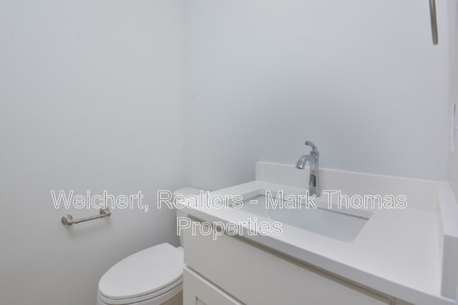 Building Photo - 210 Bridgefield Pl