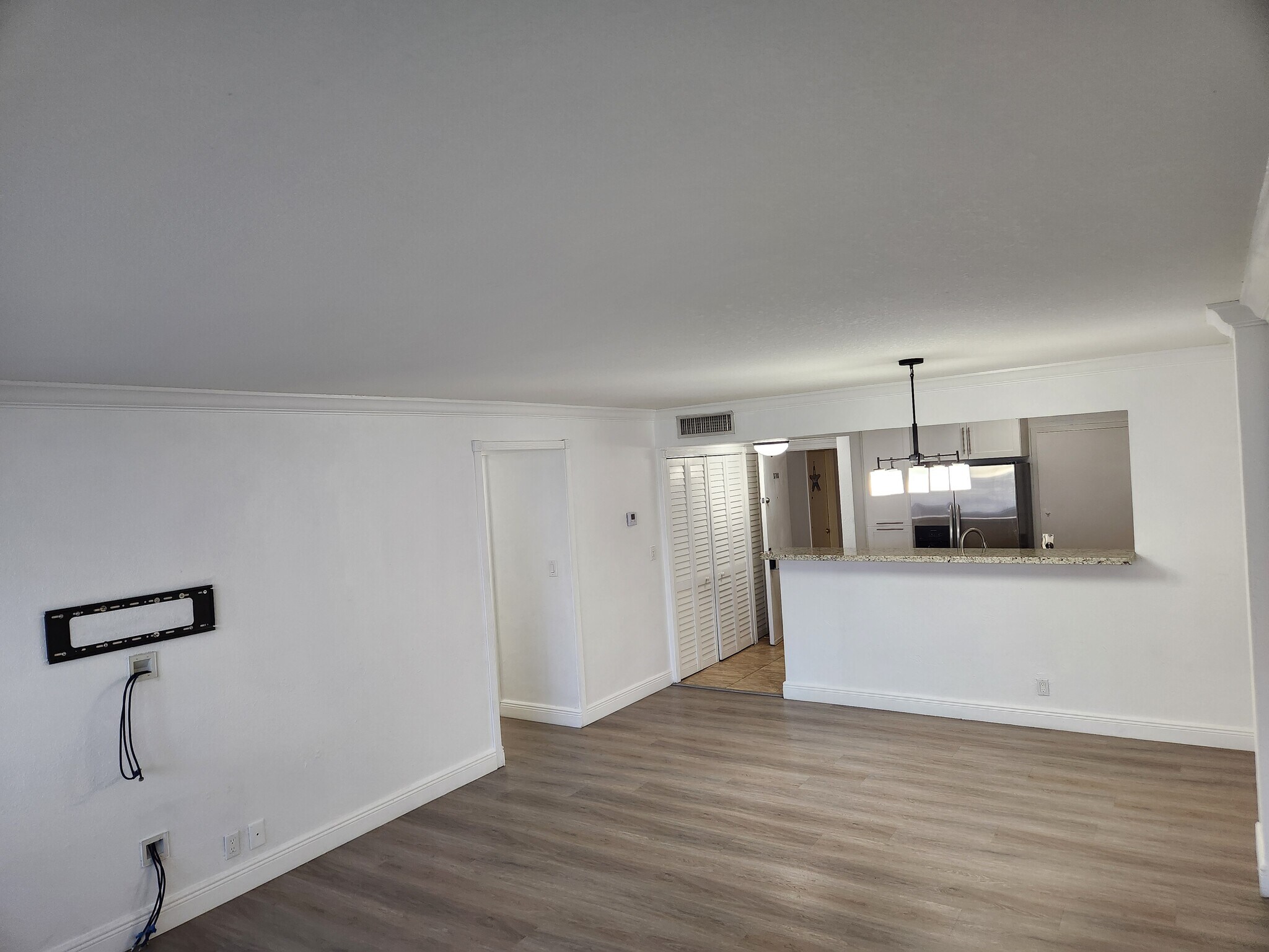 Building Photo - 9143 SW 77th Ave