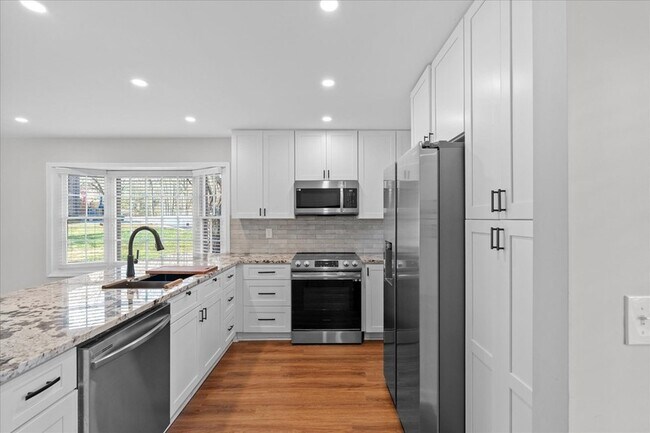 Building Photo - 541 N White St