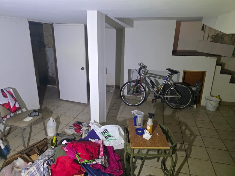 Building Photo - 4784 Highland Ave