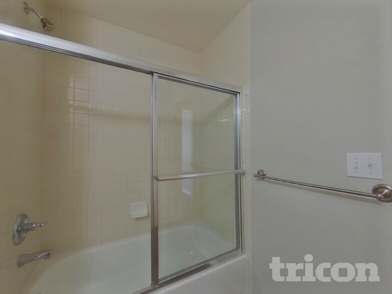 Building Photo - 6611 Big Leaf Ln