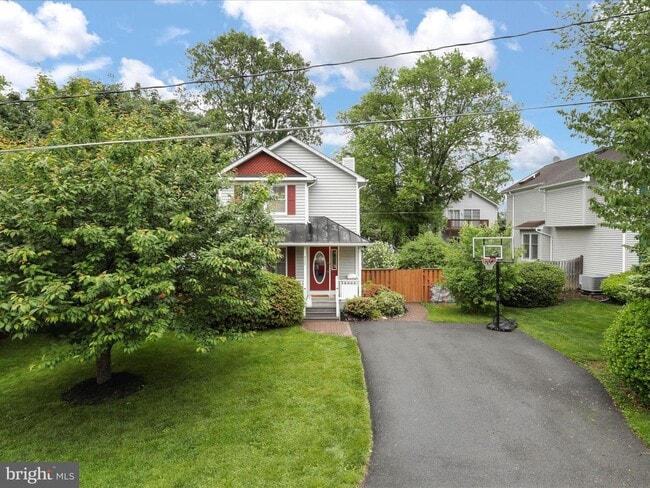 Building Photo - 8324 2nd Ave