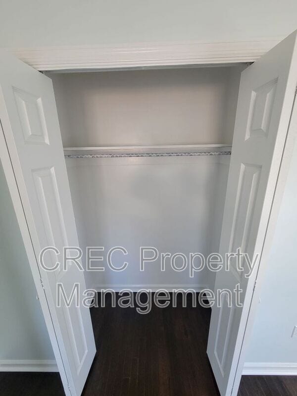 Building Photo - 7744 Allwood Ave