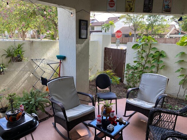 Building Photo - 9070 SW 125th Ave