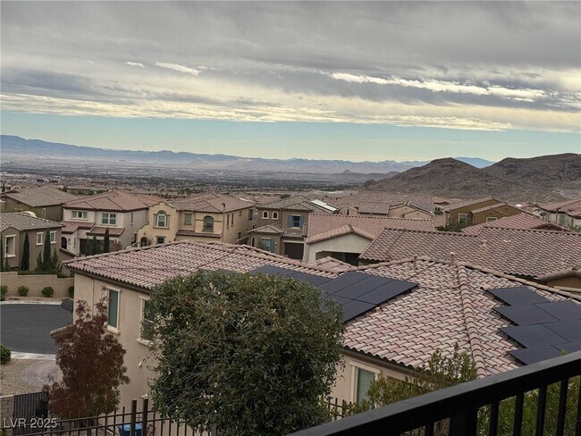 Building Photo - 304 Rezzo St