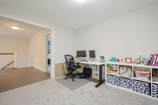 Building Photo - 8 Riverstone Way