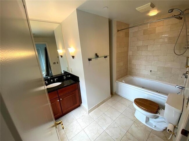 Building Photo - 195 14th St NE