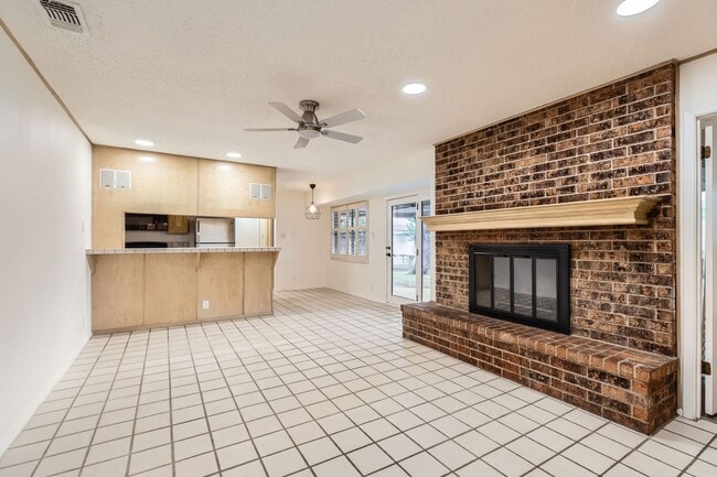 Building Photo - First time rental!