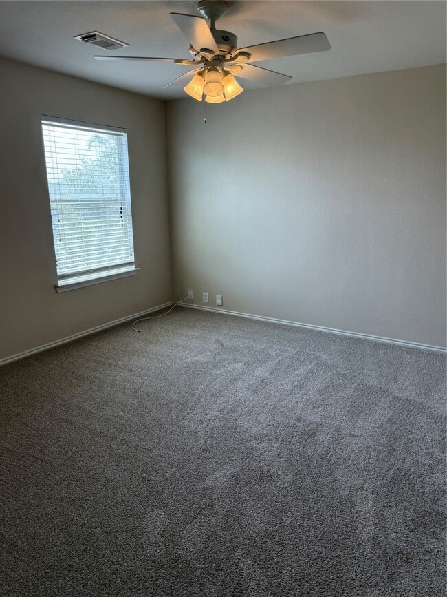 Building Photo - 3933 Brook Hollow Dr