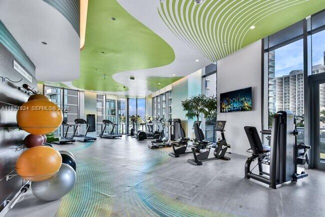 Building Photo - 501 NE 31st St