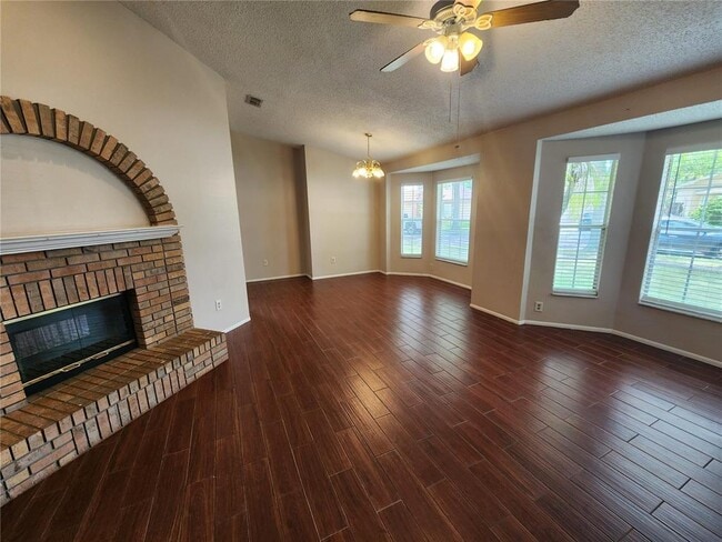 Building Photo - 150 Abbey Hollow Dr