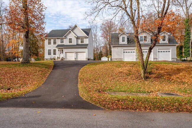 Building Photo - 2942 S Haven Dr