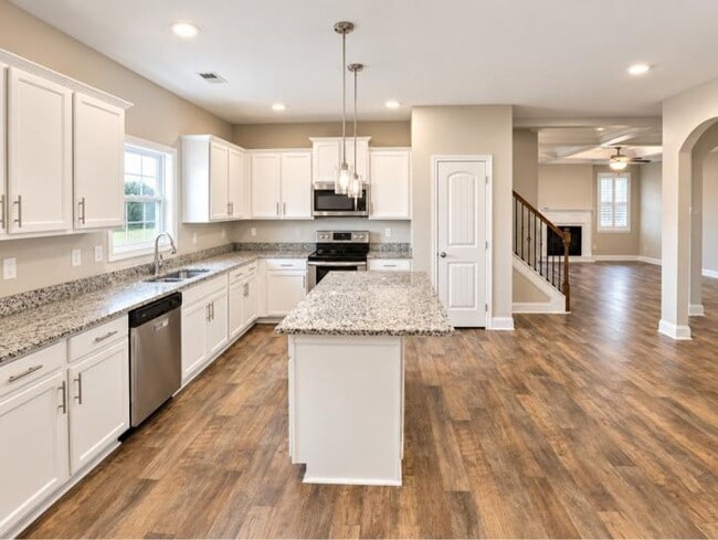 Building Photo - 1233 Black Oak Cir