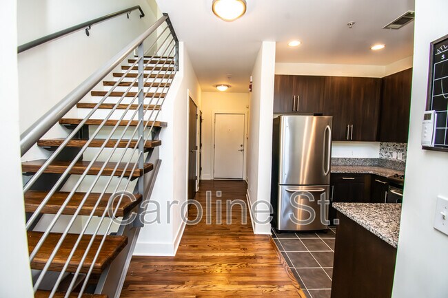 Building Photo - 1245 Caroline St NE